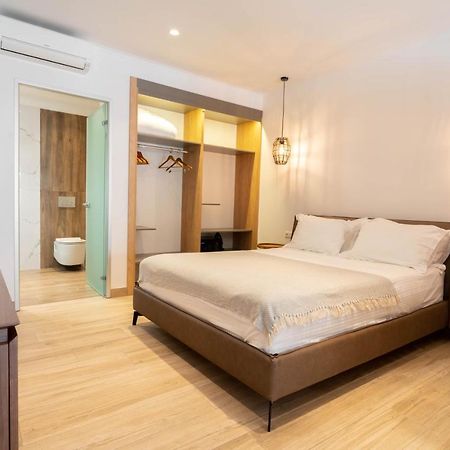 F & S Lounge Suites Парга Экстерьер фото