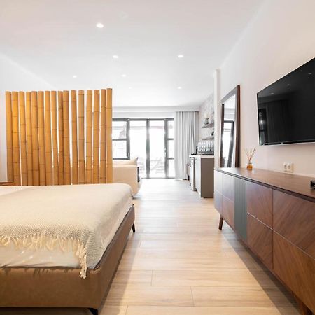 F & S Lounge Suites Парга Экстерьер фото